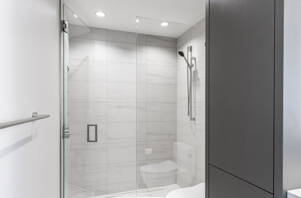 Elegant shower room with clear glass door